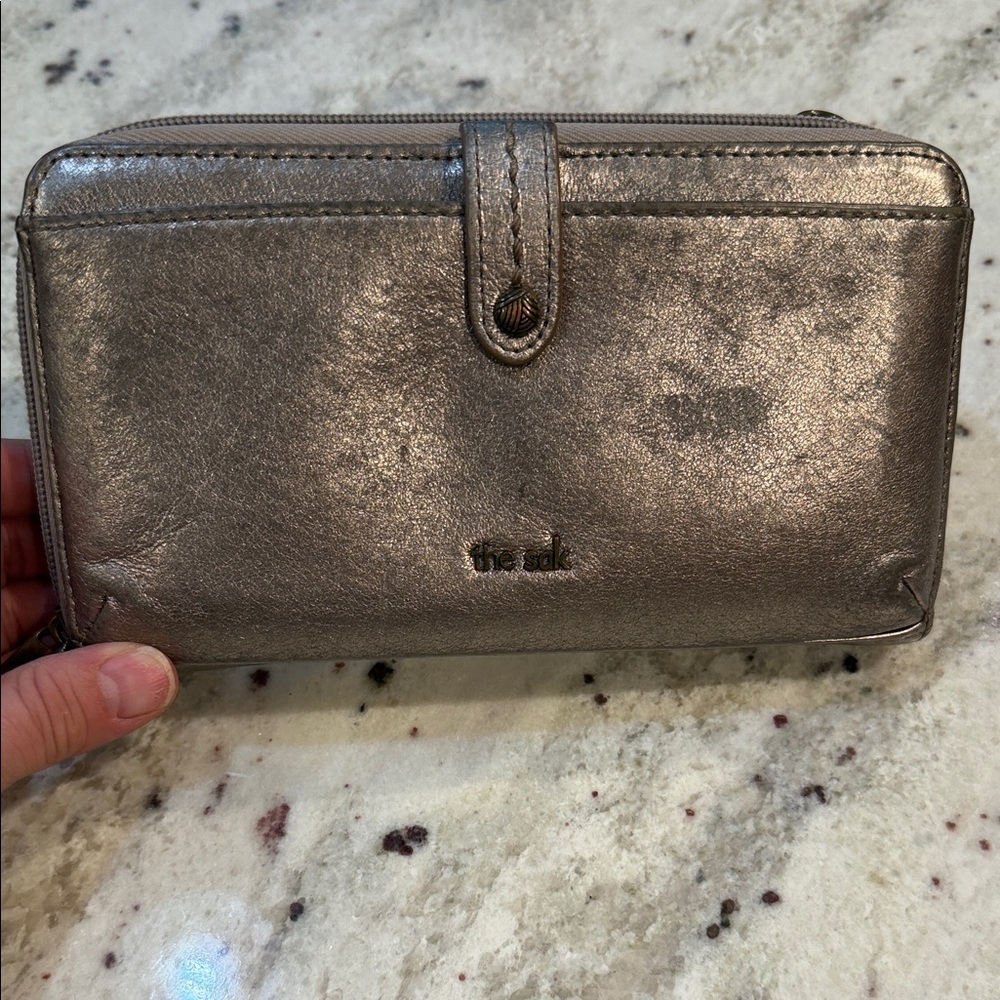The Sak Metallic Silver Wristlet- NWOT - Picture 4 of 12